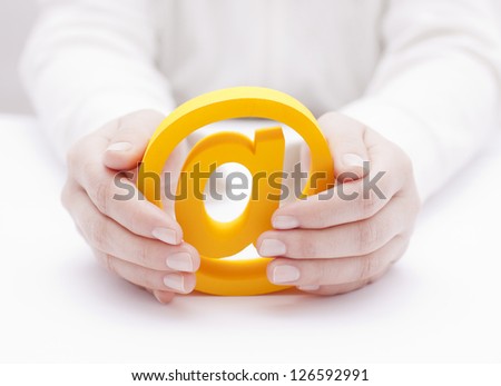 3d email symbol protected by hands