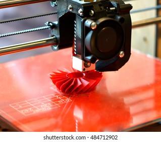 3D printer prints red form