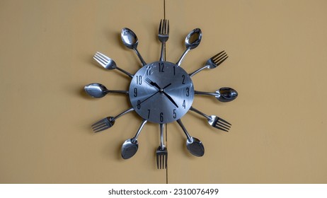 3d wall clock fork spoon and cutlery model, unique silver wall clock for dining concept