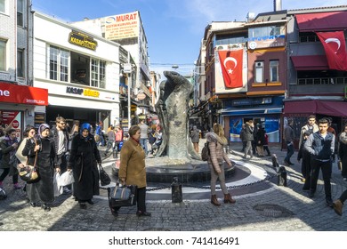 4 Feb 2017 Besiktas Carsi With Famous Eagle Sculpture Of Besiktas JK, Istanbul, Turkey