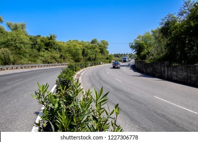4 lane highway of india vehicles running on road