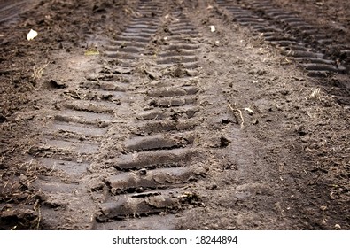 4 Wheel Drive Tyre Tracks In Mud