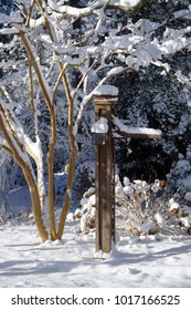 4 X 4 Lamp Post With Snow With Tree