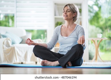 40 Year Old Woman Sitting Lotus Stock Photo 487046194 | Shutterstock