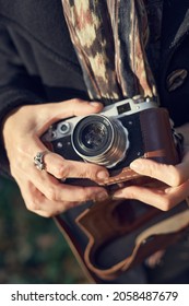 40's Old Elegant Lady Using Vintage Photo Camera In The Park