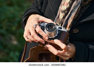 40's Old Elegant Lady Using Vintage Photo Camera In The Park