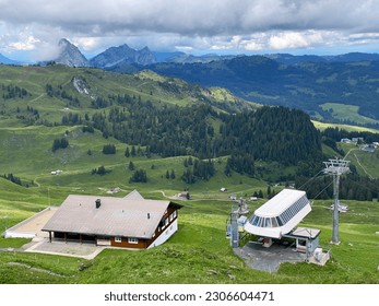 4er Sesselbahn Sternen zum Klein Sternen or 4-seater Chairlift Hoch-Ybrig - Seebli (Kl. Sternen) on the slopes of the Schwyz Alps mountain massif, Oberiberg - Canton of Schwyz, Switzerland (Schweiz)