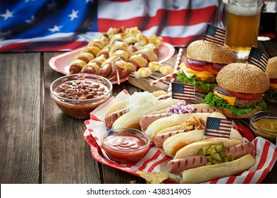 4th Of July  American Holiday  - Picnic Table