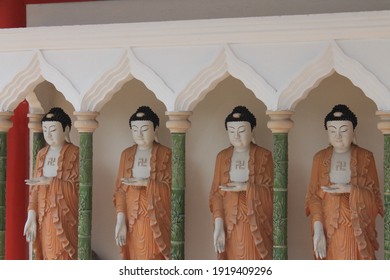 5 buddhas in a row