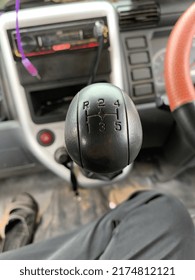 5 Manual Gear Transmission On Truck Cars