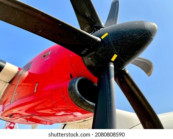 6 Blade Variable Pitch Propellor On A Turboprop Engine