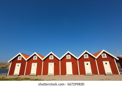 6 Identical Houses