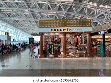 7 May 2019 Chennai International Airport Tamilanadu India - Chennai Namaste Outlet , Shop For Indian Craft Items ,  At Chennai Airport And People Sitting In Waiting Lounge .