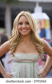 7-10-07 Celebrities Amanda Bynes At The Hairspray Premiere In Westwood