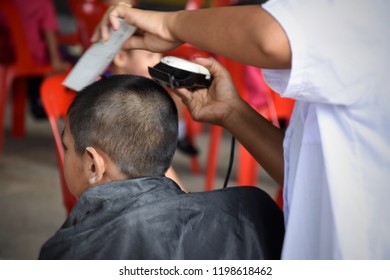 Bilder Stockfotos Und Vektorgrafiken Short Haircut For Men