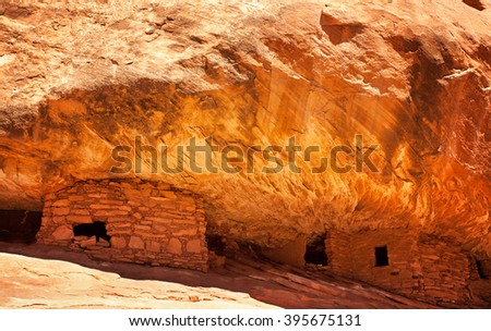 The 800 year old Anasazi ruins of Mule Canyon, known as The House of Fire, because when the sun hits the rock, it appears to glow as if on fire. Cedar Mesa, Utah, USA