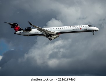 9 Oct 2021 - Air Canada Express - Jazz - On Approach CYYZ Toronto Pearson