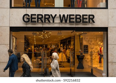 Vertrouwen ding lezing Gerry weber Images, Stock Photos & Vectors | Shutterstock