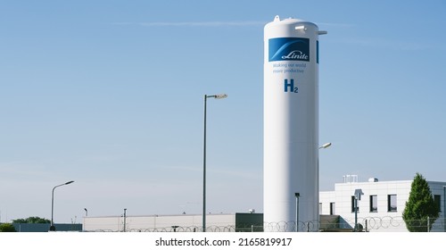 Aachen, Germany - May 30 2022: Linde Hydrogen Logo On Hydrogen Gas Tank For Clean Electricity 