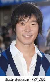 Aaron Yoo At The Los Angeles Premiere Of 