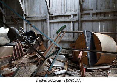 970 Junk barn Images, Stock Photos & Vectors | Shutterstock