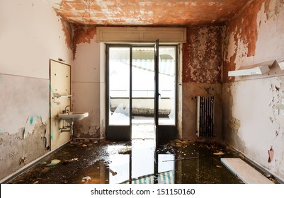 abandoned building, empty room with window