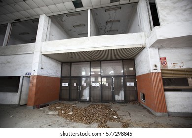 Abandoned Bus Station Stock Photo 577298845 | Shutterstock