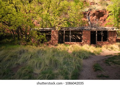 Cabin Creek Images Stock Photos Vectors Shutterstock