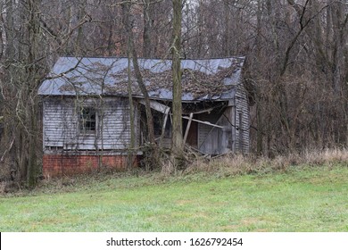 116 Ohio Cabin Images, Stock Photos & Vectors | Shutterstock