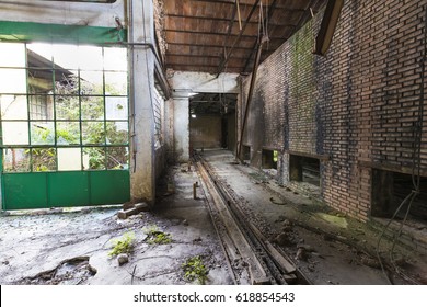 Abandoned Factory / Urban Exploration