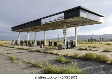 Abandoned gas station in Utah