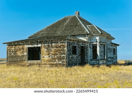 Abandoned house on the prairie of central Oregon, USA