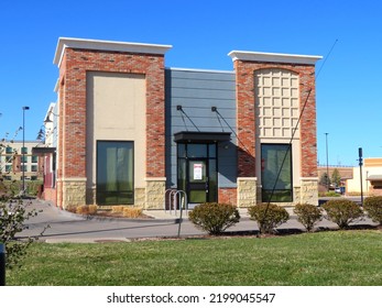 Abandoned Long John Silvers KFC Combo Restaurant - Front Of Building (Aurora, Colorado, USA) - 04\25\2021