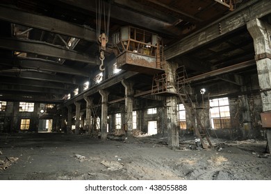 12,194 Messy warehouse interior Images, Stock Photos & Vectors ...