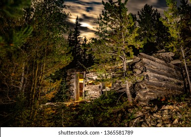 Stockfoton Bilder Och Fotografier Med Cabin Woods Night