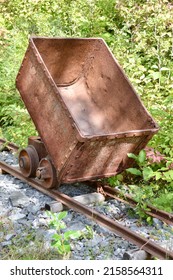 751 Wood mine cart Images, Stock Photos & Vectors | Shutterstock