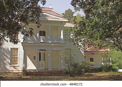 An Abandoned Old Southern Style Plantation House.