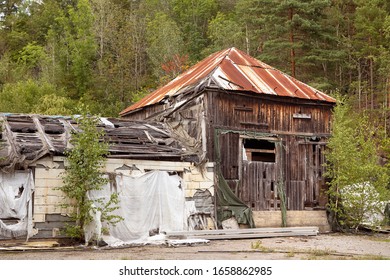 Log Cabin Stock Photo (Edit Now) 570399409