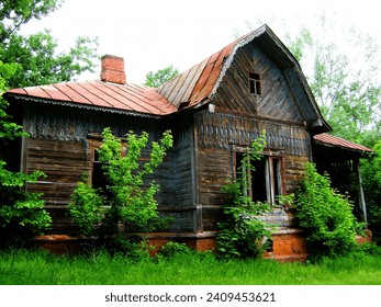 Abandoned wooden manor of the 18th-19th century, Ukraine