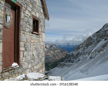 20 Abbot hut Images, Stock Photos & Vectors | Shutterstock