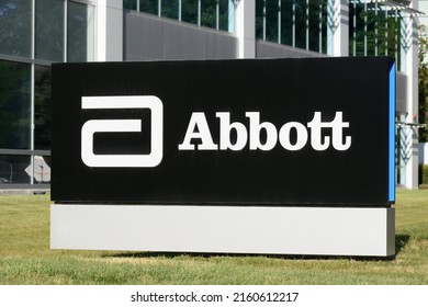 Abbott Laboratories Logo And Sign Near Company Office In Silicon Valley. Abbott Labs Is An American Health Care Company. - Sunnyvale, California, USA , 2022