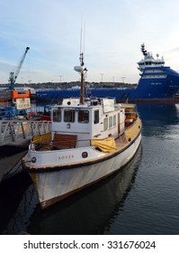 ABERDEEN, SCOTLAND - 20 OCTOBER, 2015: MV Rover, The Harbour Cruise Boat Lies Moored At The Eurolink Pontoon. It Offers Harbour Tours And Dolphin, Porpoise, Seal And Minke Whale Watching.