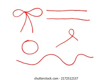 Formas abstractas de hilo rojo leñado, cuerda aislada en blanco, vista superior	
