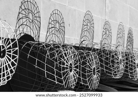 Abstract study of a structural hypothesis
