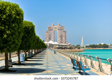 ABU DHABI MARINA MALL TOWER 15 APRIL 2018: The Fairmont Marina Residences Marina mall 