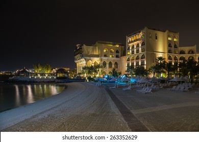 Abu Dhabi, UAE - March 15th ,2015 :The Shangri La Hotel In Abu Dhabi . Shangri-La Hotels And Resorts Is A Hong Kong Based Company That Runs The Shangri-La And Traders Brands Of Hotels. 