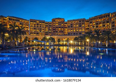 Abu Dhabiuae April 6 2019 Ritzcarlton Stock Photo 1618079134 | Shutterstock