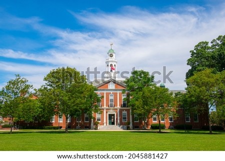 Academy Building of Phillips Exeter Academy in historic town center of Exeter, New Hampshire NH, USA. This building is the main building of the campus. 