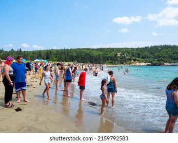 Acadia National Park Maine - July 27 2021: A Large Crowd Of People On A Hot Summer Day At Sand Beach In Acadia Maine