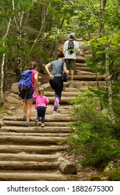 Acadia National Park, Maine, USA - Dec. 27, 2020: Millions Of Visitors Are Drawn To Maine Each Year To See Acadia National Park's Lakes, Wooded Trails, Colorful Shorelines And Abundant Wildlife.